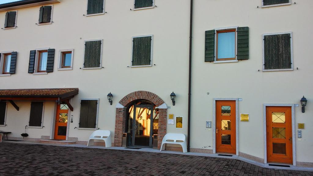 Relais Corte Pontigliardo Colà Esterno foto