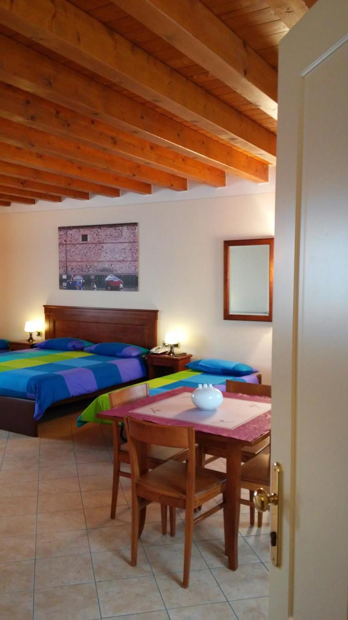 Relais Corte Pontigliardo Colà Camera foto