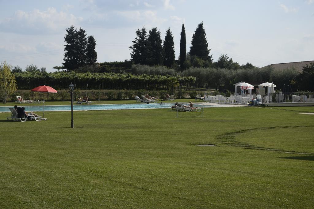 Relais Corte Pontigliardo Colà Esterno foto